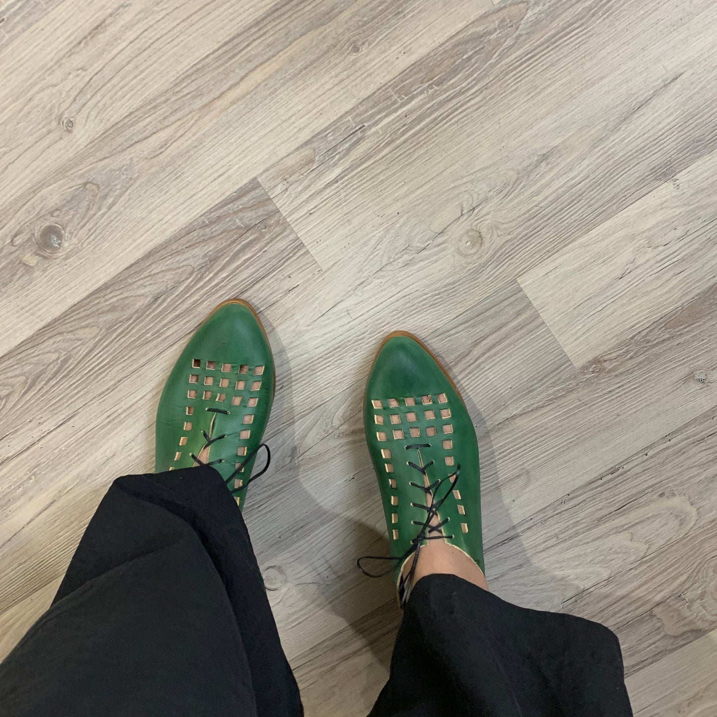 THE ERICA. BB AZURE. BROWN LACE.