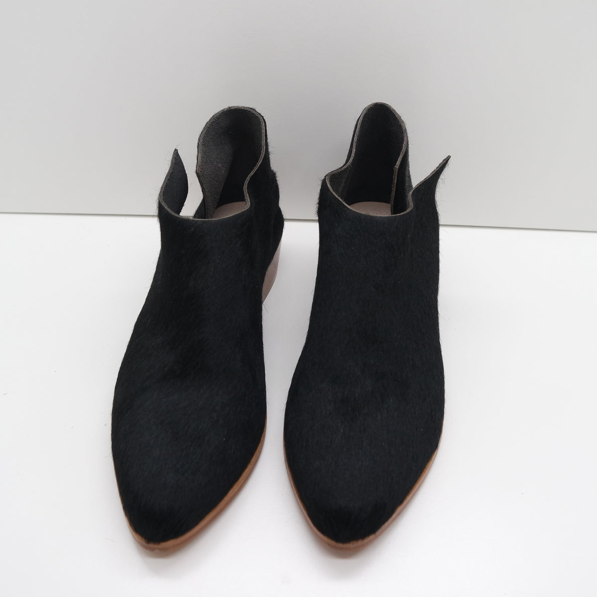 HL25 SALE. SIZE 41. The Terilyn. Black Hair On. 3cm heel
