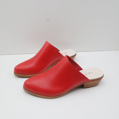 THE LIZ MULE IN A RED LEATHER