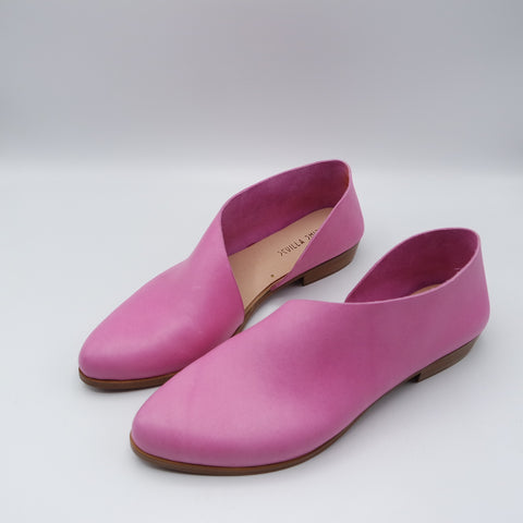 THE SANDY FLAT SHOWN IN A PINK LEATHER