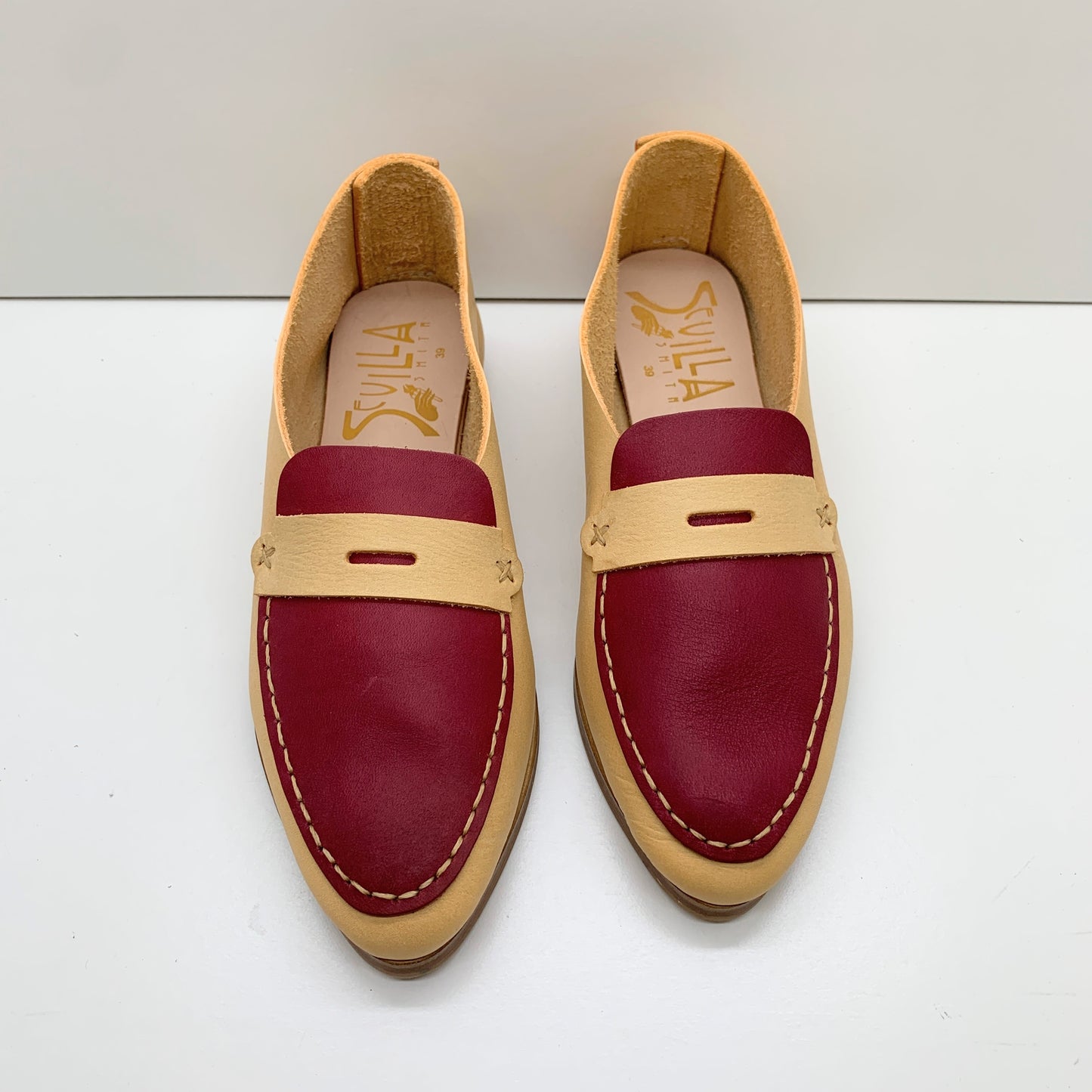 THE PENNY. BB BUTTER. POMEROL LAKE. BUTTER MASK. UNDYED THREAD. 2CM