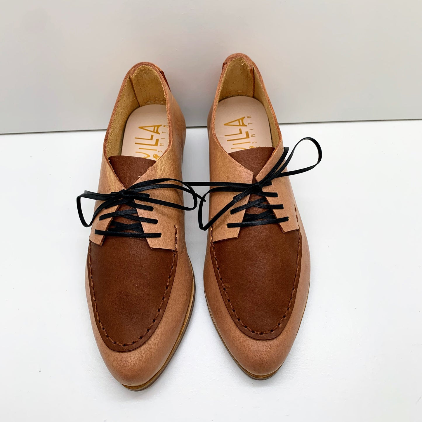 THE CHUCK. BB BLUSH W TRONCATO CUOIO LAKE. EDGE INKED. BROWN THREAD.