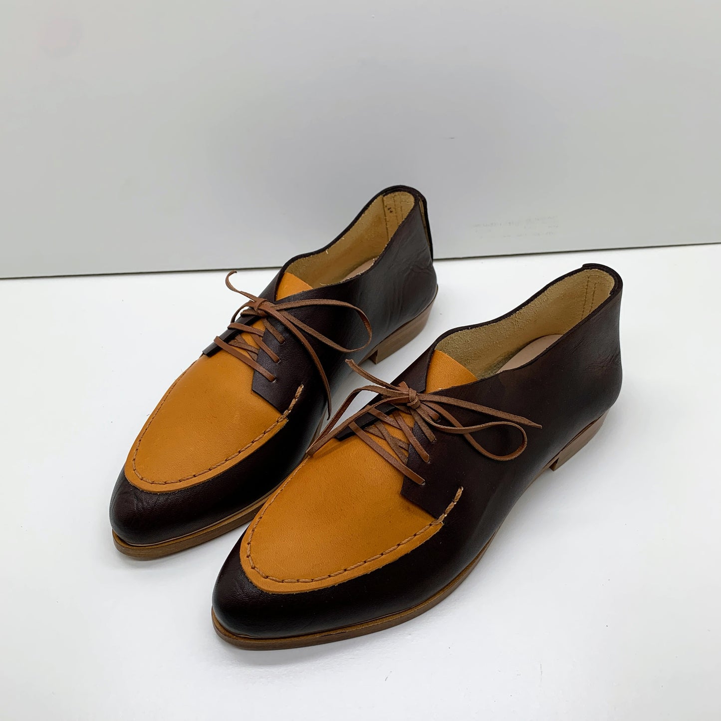 READY MADE. SIZE 38. THE CHUCK. BB TAMARIND. BRASIL OCRE LAKE. TOAST THREAD. EDGE INKED. 2CM.