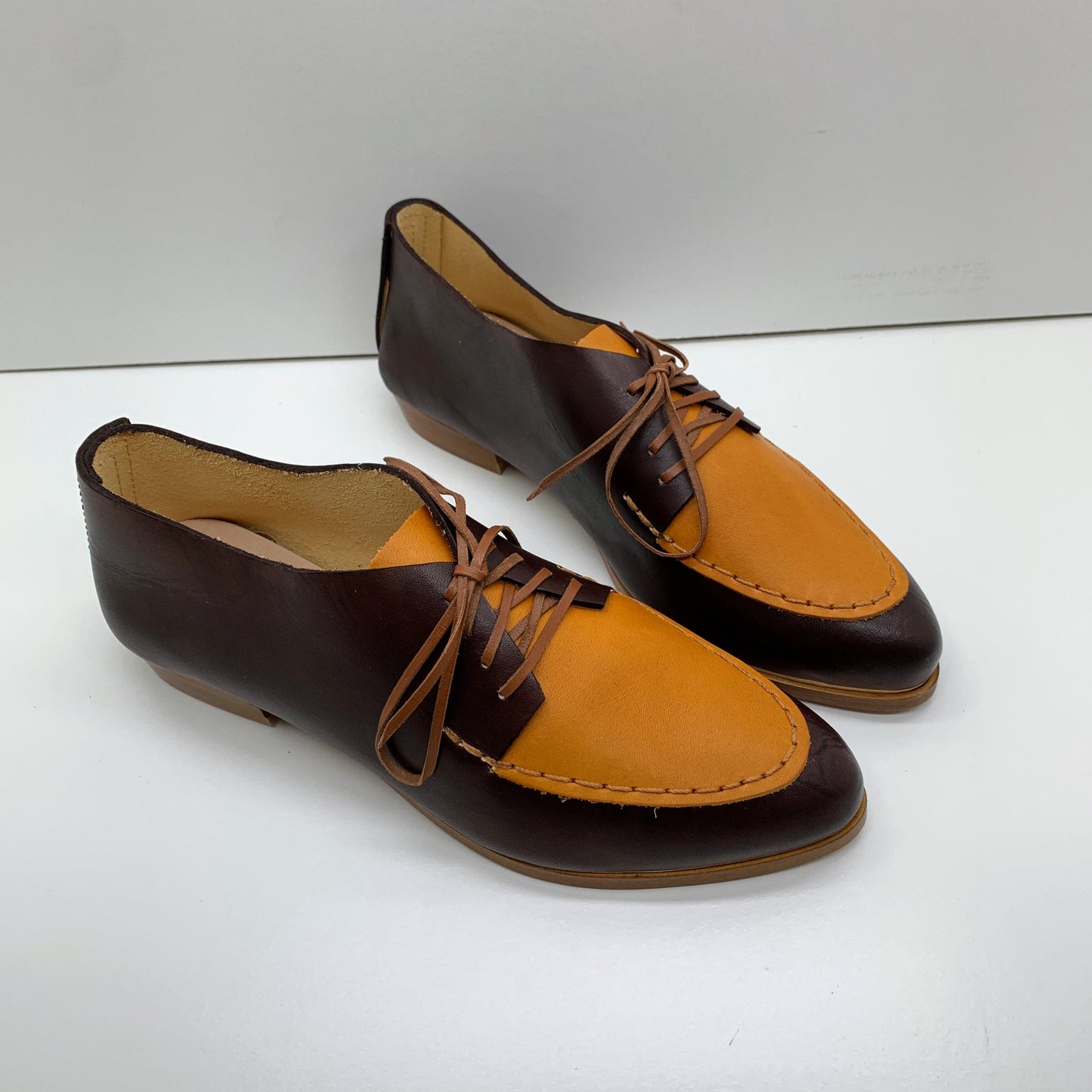 READY MADE. SIZE 38. THE CHUCK. BB TAMARIND. BRASIL OCRE LAKE. TOAST THREAD. EDGE INKED. 2CM.