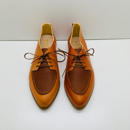 THE CHUCK. BB TOAST. TRONCATO CUOIO LAKE. TOAST THREAD. BROWN LACES.