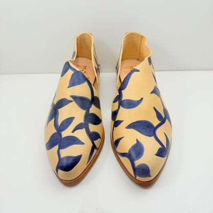 The Kim in Butter with Vines Pattern in Azure