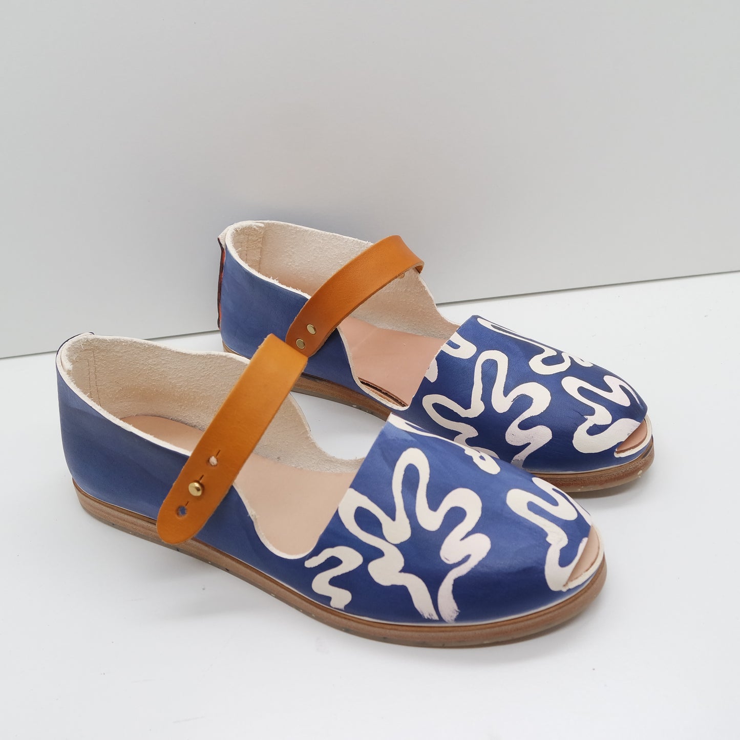 THE CATU. REVERSE MATISSE.AZURE WITH OCRE STRAP