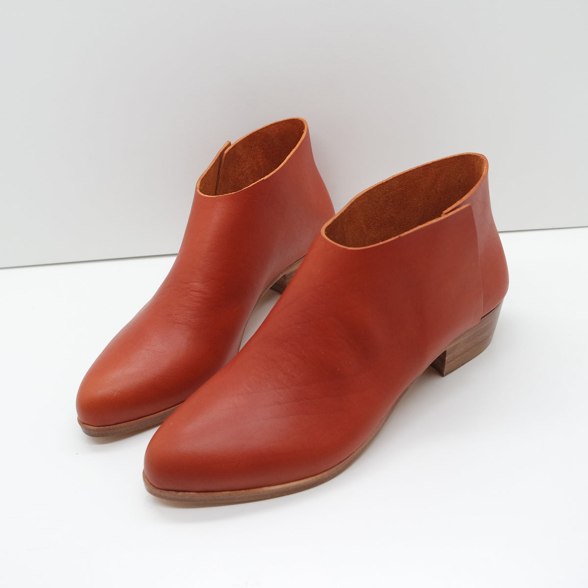 HL25 SALE. SIZE 38. The Terilyn.  Brasil Fieno. 3cm.