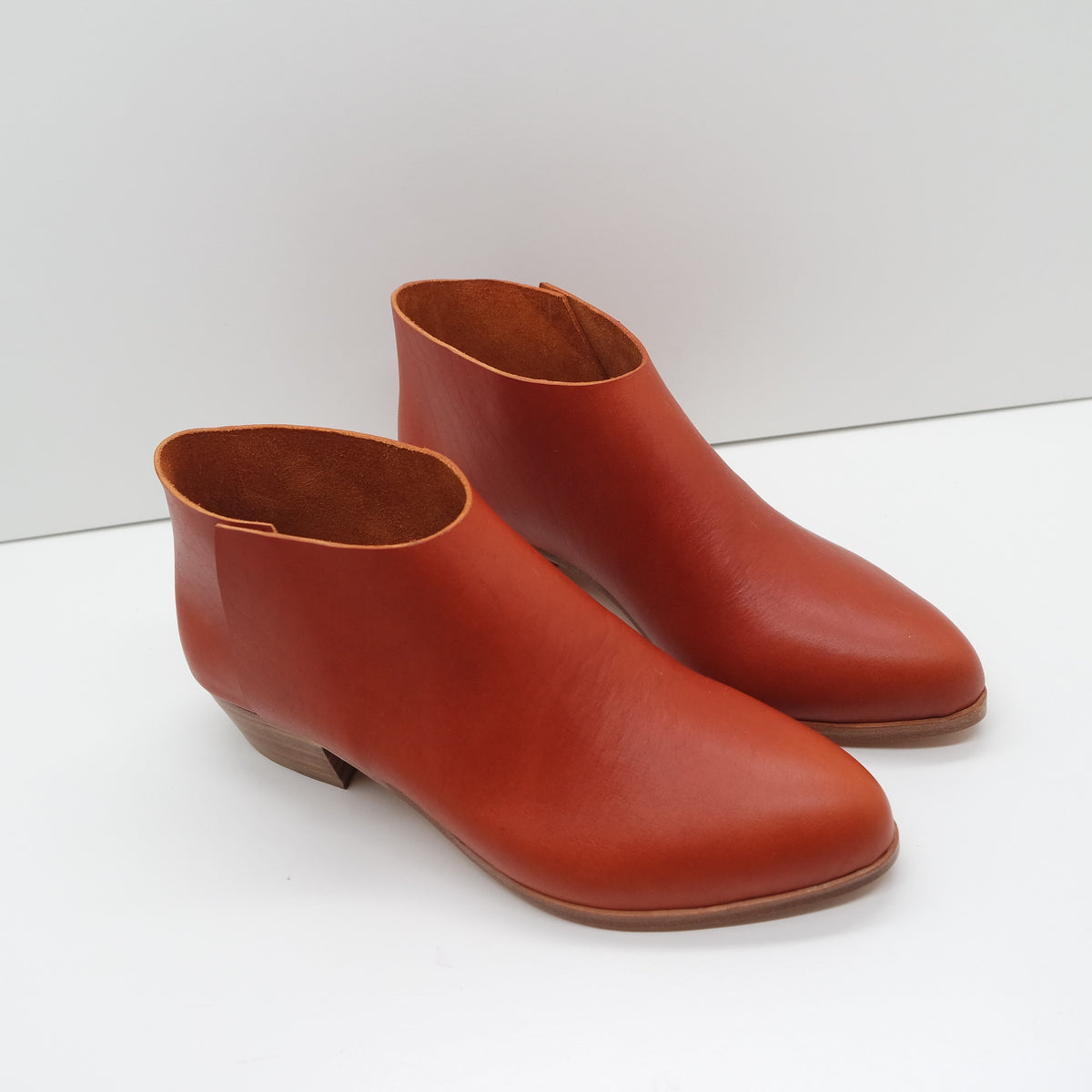 HL25 SALE. SIZE 38. The Terilyn.  Brasil Fieno. 3cm.