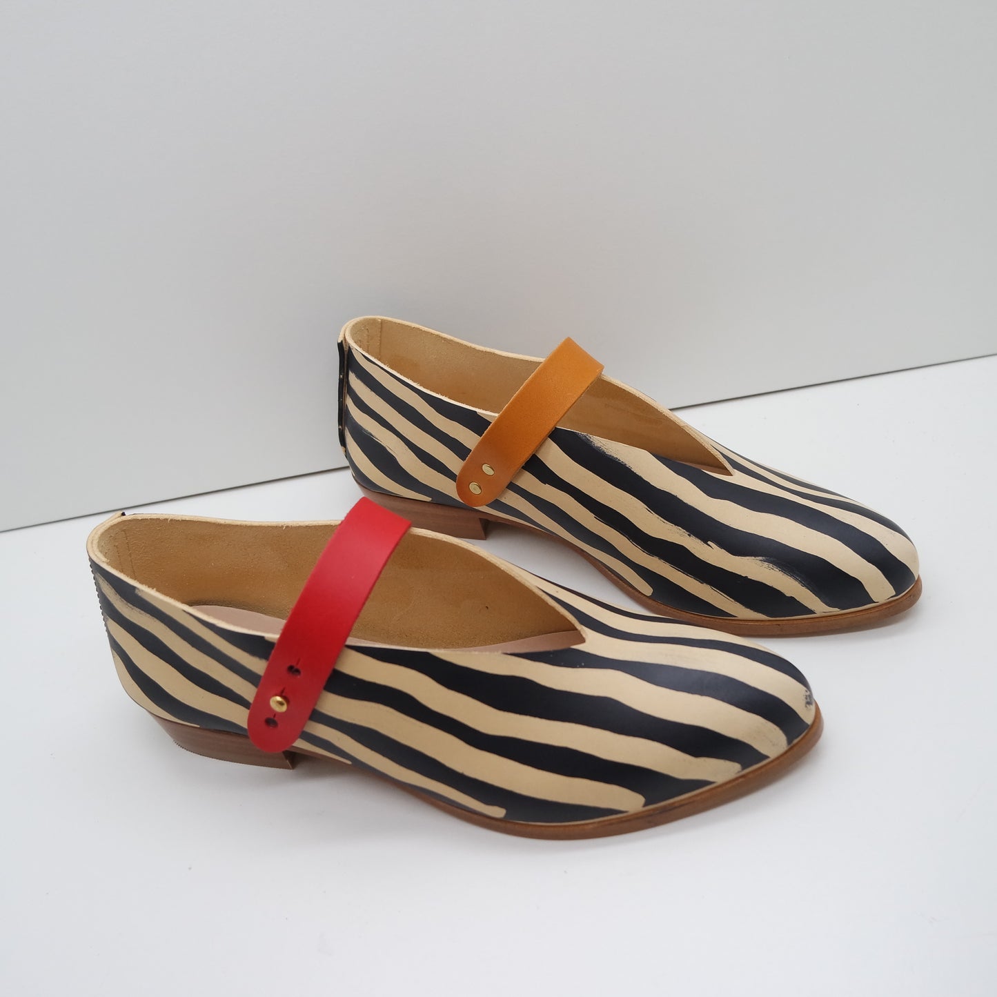 THE MARTA. REVERSE STRIPE. BB NORI W MISMATCHED STRAP FIESTA AND OCRE. 2CM