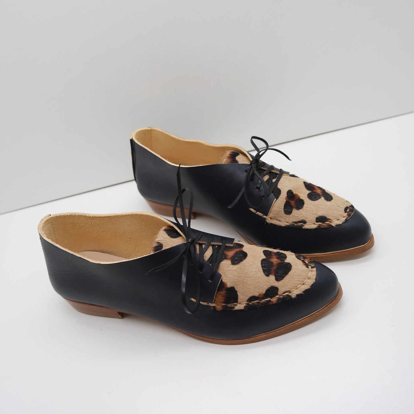 THE CHUCK. BB NORI W LEOPARD HAIR ON LAKE. UNDYED THREAD.