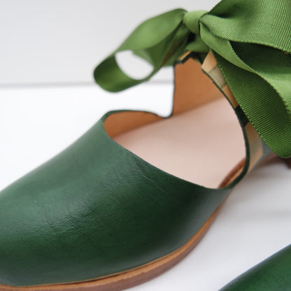 THE MARY. BB BUKO FRONT. DOUBLE GINGHAM BUKO ATIS BACK. EDGE INKED. GREEN RIBBON.