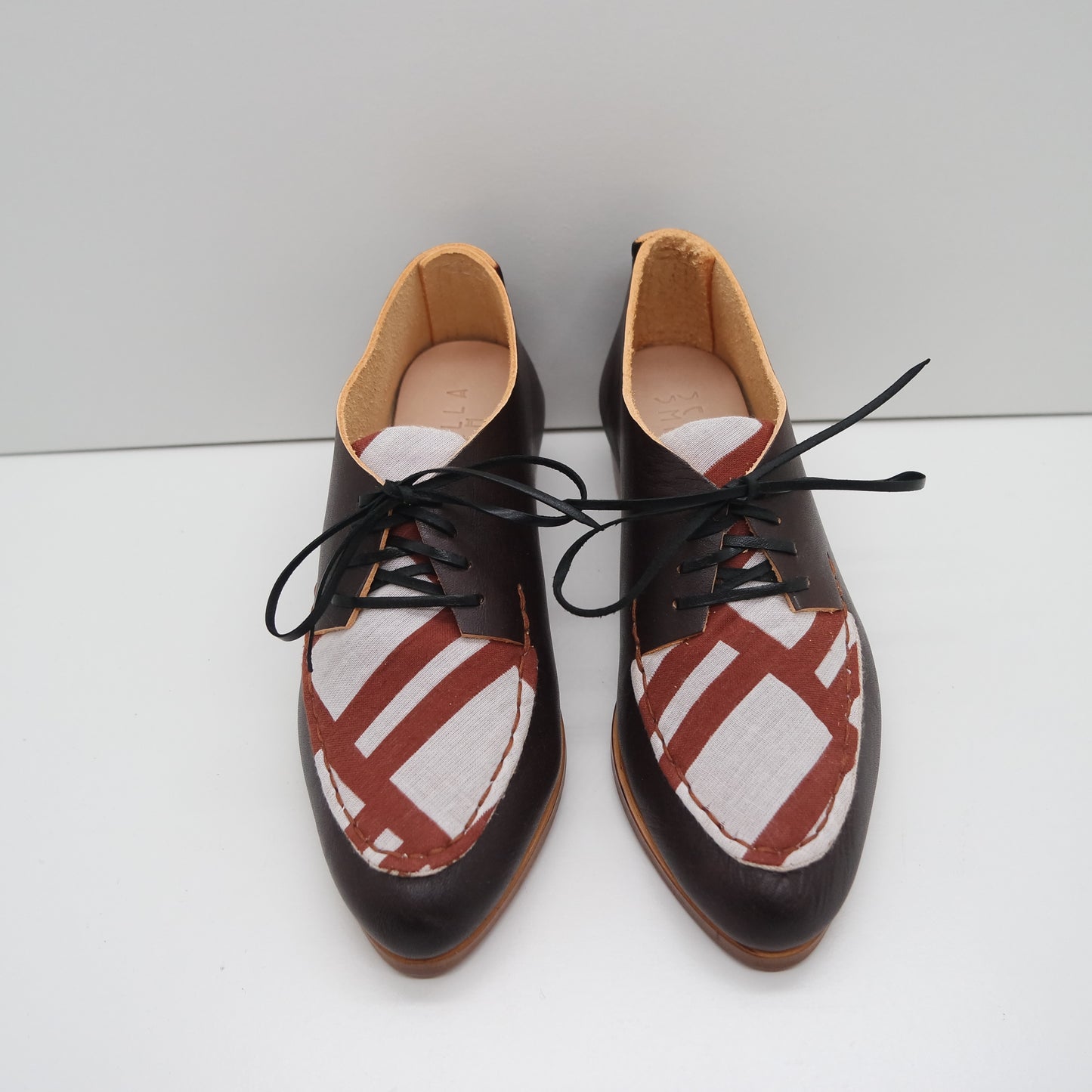 READY MADE. SIZE 35. THE CHUCK. BB TAMARIND W BROWN AND WHITE ACE AND JIG LAKE. 3CM (D2)