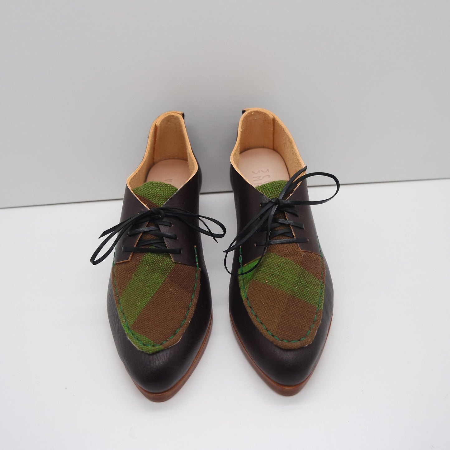 READY MADE. SIZE 37. THE CHUCK. BB TAMARIND W GREEN, BROWN ACE AND JIG LAKE. 3CM (D5)