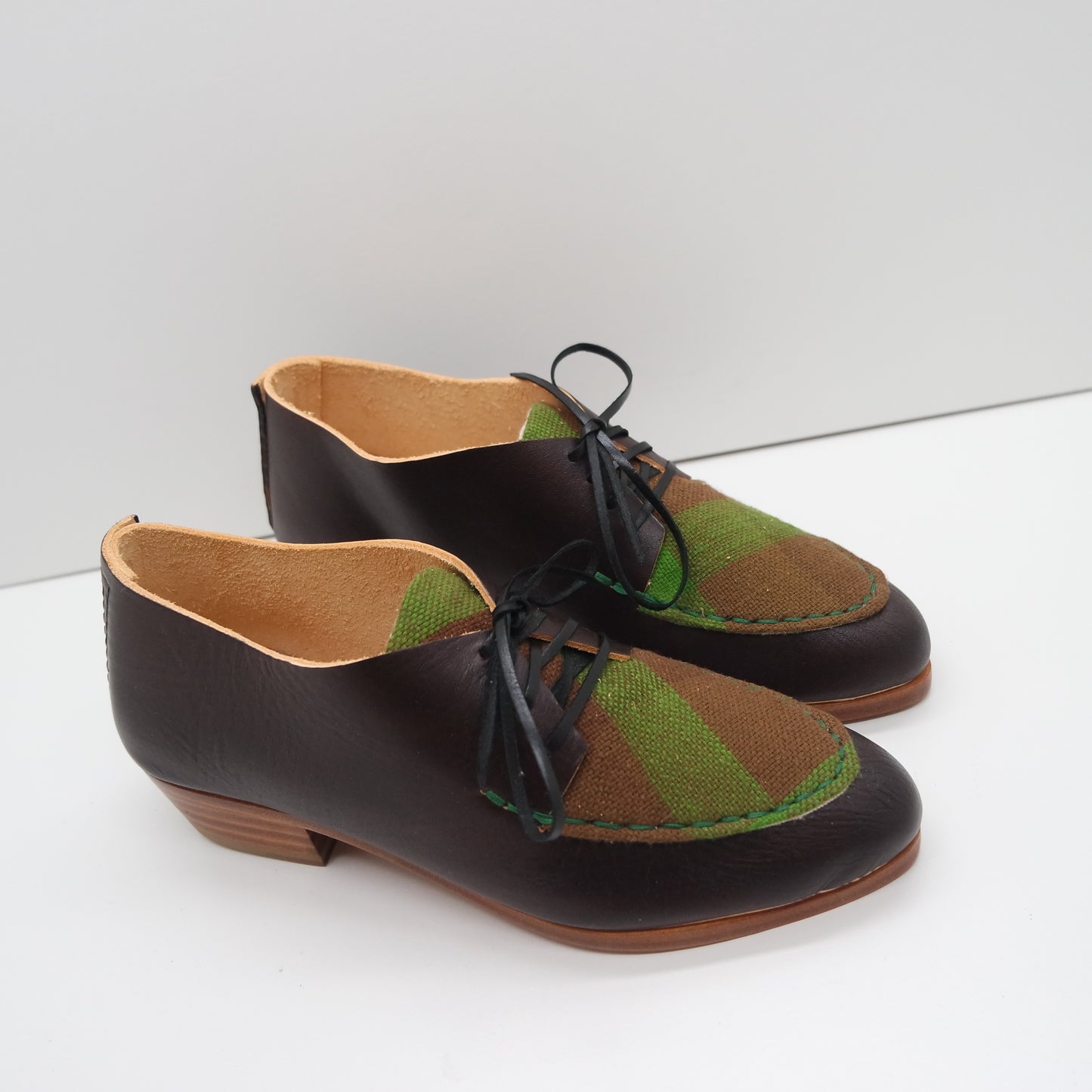 READY MADE. SIZE 37. THE CHUCK. BB TAMARIND W GREEN, BROWN ACE AND JIG LAKE. 3CM (D5)