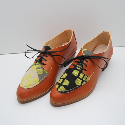 READY MADE. SIZE 38. THE CHUCK. BB TOAST W BLACK AND YELLOW ACE AND JIG LAKE. 3CM (D8) (MARKED SAMPLE)