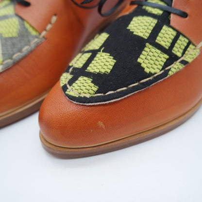 READY MADE. SIZE 38. THE CHUCK. BB TOAST W BLACK AND YELLOW ACE AND JIG LAKE. 3CM (D8) (MARKED SAMPLE)