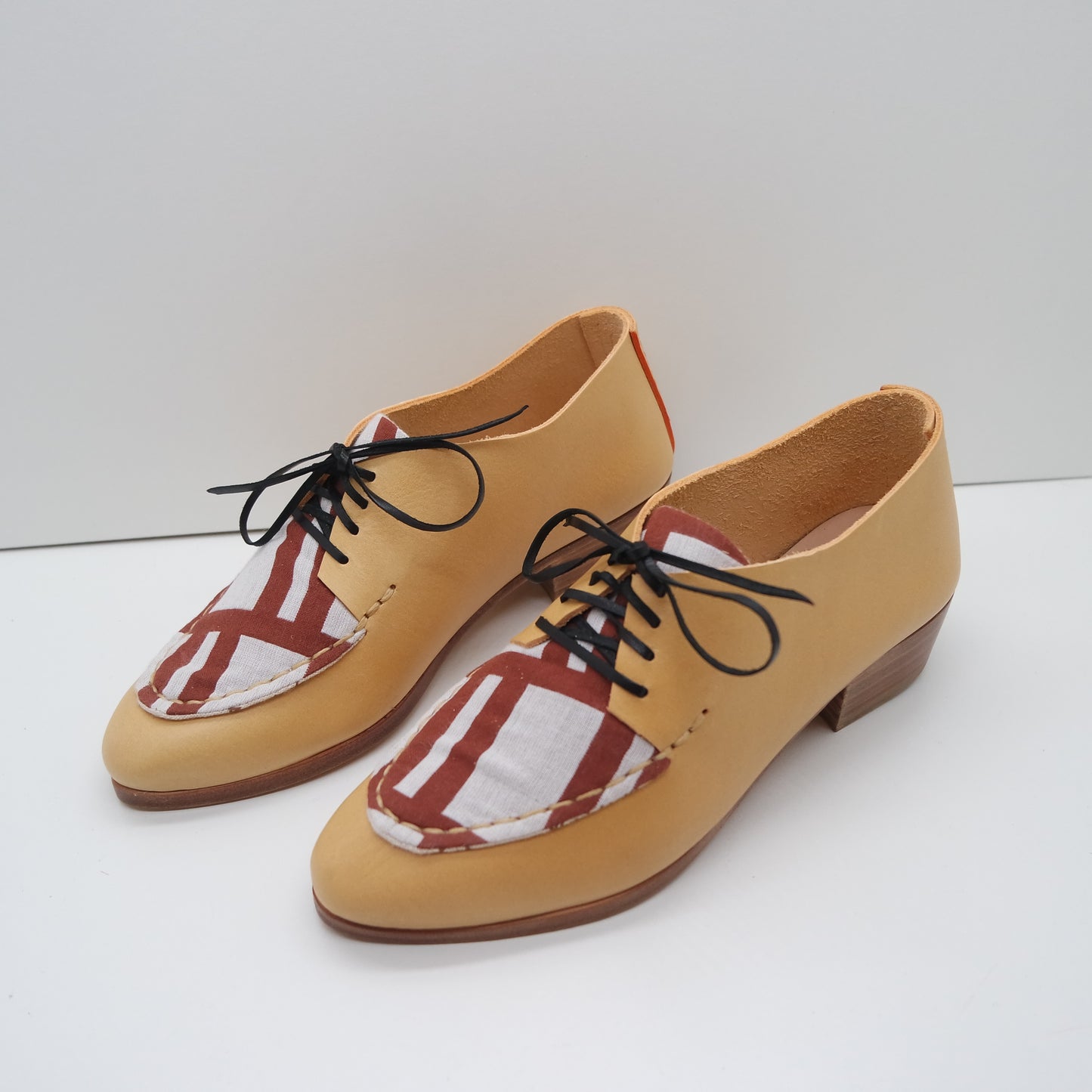 READY MADE. SIZE 37. THE CHUCK. BB BUTTER W BROWN AND WHITE ACE AND JIG LAKE. 3CM (D9)