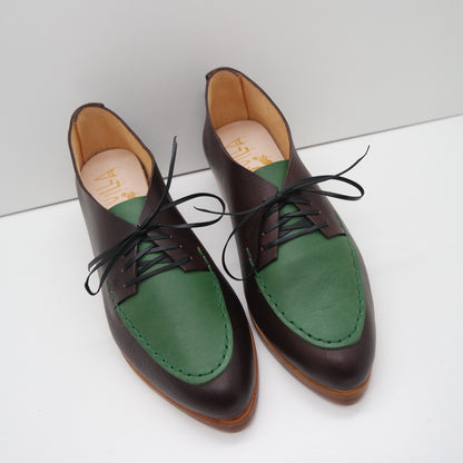 THE CHUCK. BB TAMARIND W AVOCADO LAKE. EDGE INKED. GREEN THREAD.