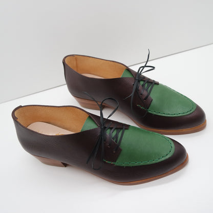 THE CHUCK. BB TAMARIND W AVOCADO LAKE. EDGE INKED. GREEN THREAD.