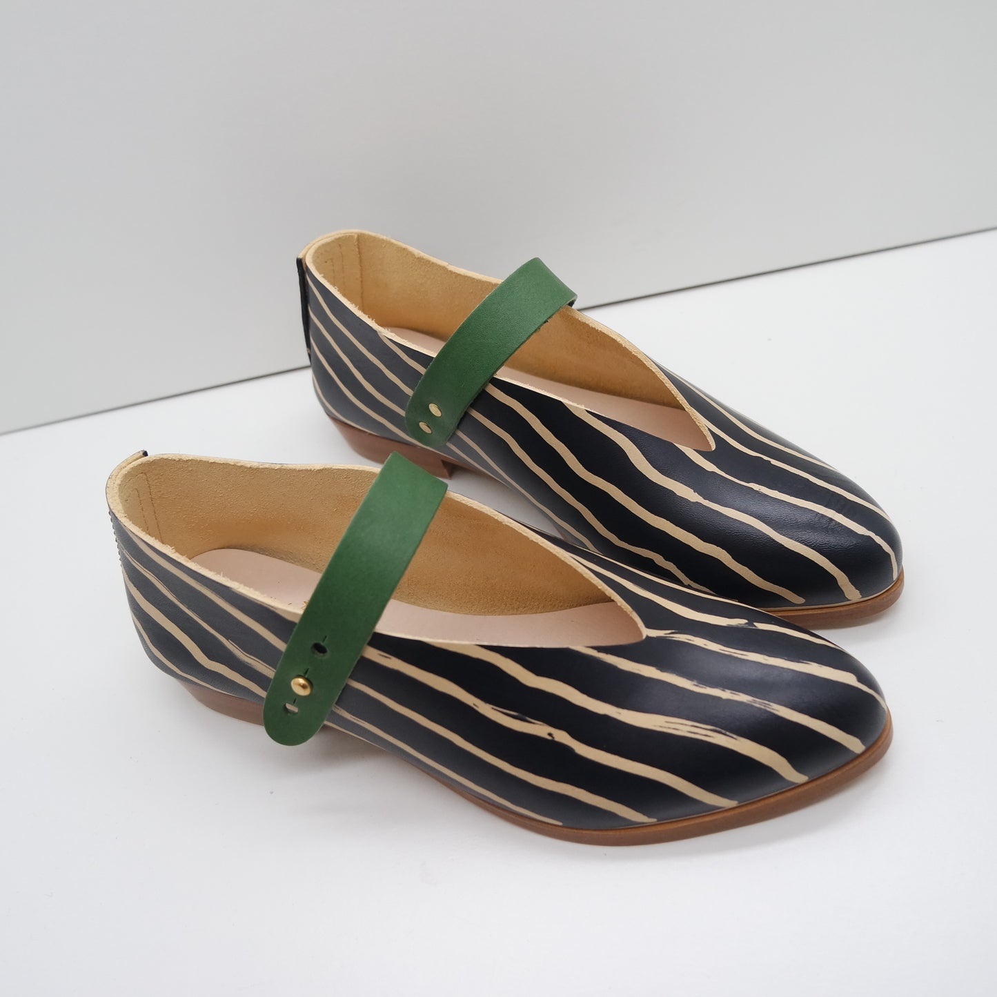 THE MARTA. (THIN) REVERSE STRIPE. BB NORI W AVOCADO STRAP.