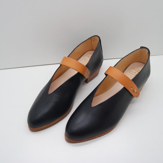 THE MARTA. BB NORI W OCRE STRAP. EDGE INKED.