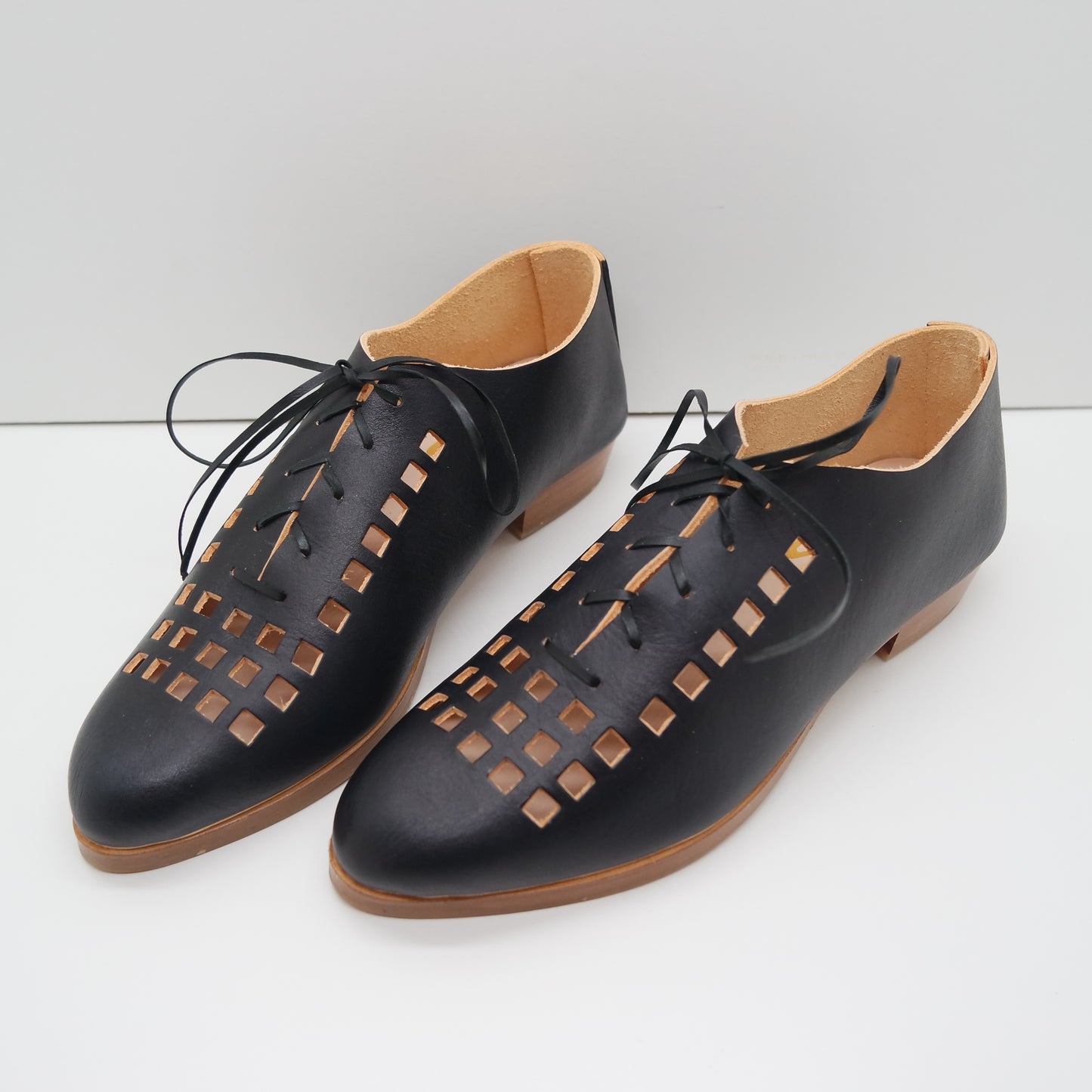 READY MADE. SIZE 36. THE ERICA. BB TAMARIND. BROWN BLACK STRIPE RIBBON. 3CM