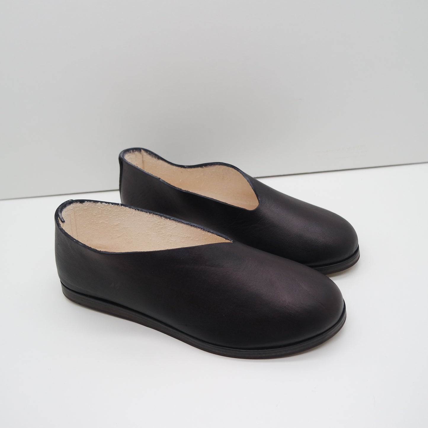 THE RAE. BAREFOOT NORI. EDGE INKED.