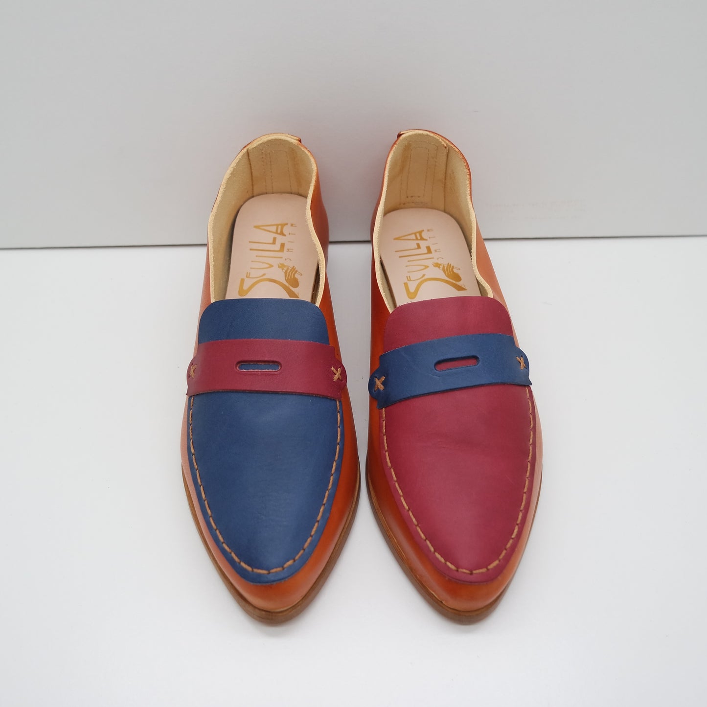 THE PENNY. BB TOAST. MISMATCHED MASK AND LAKE IN NAVY AND POMEROL WITH TOAST THREAD.