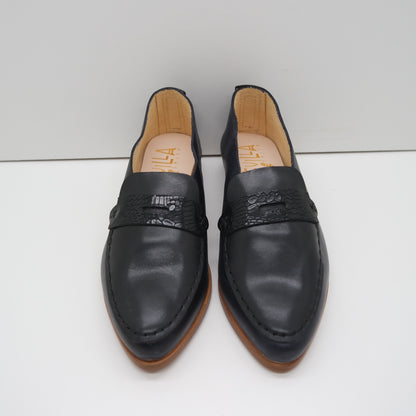 THE PENNY. BB NORI. IBIZA NERO LAKE. BLACK SALAMANDER MASK. BLACK THREAD. EDGE INKED.