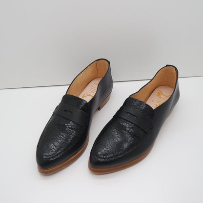 THE PENNY. BB NORI . BLACK SALAMANDER LAKE. BRASIL NERO MASK. BLACK THREAD. EDGE INKED.