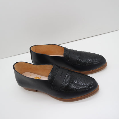 THE PENNY. BB NORI . BLACK SALAMANDER LAKE. BRASIL NERO MASK. BLACK THREAD. EDGE INKED.