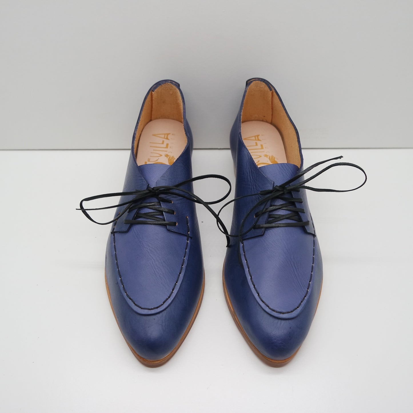 THE CHUCK. BB AZURE W AZURE LAKE. EDGE INKED. BLACK THREAD.