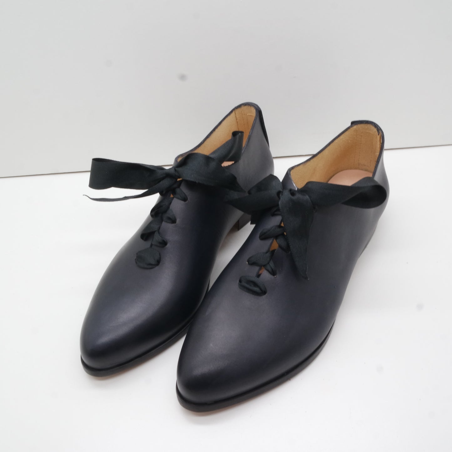 THE LARS. BB NORI W SOLES OVERDYED. RIBBON LACE. EDGE INKED.