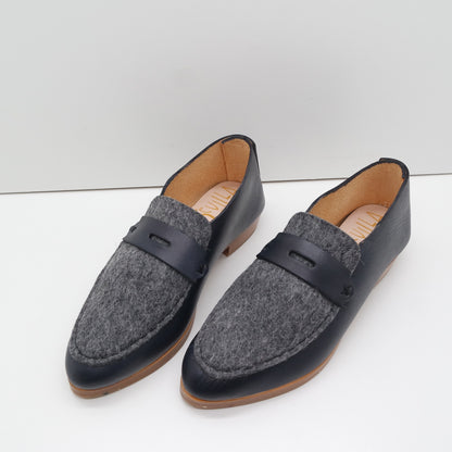 THE PENNY. BB NORI. DARK GREY FELTED WOOL W NORI MASK. BLACK THREAD. EDGE INKED. 2CM