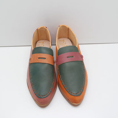 THE PENNY. BB TOAST. MISMATCHED MASK AND BASE IN BLUSH AND TOAST WITH AGAVE LAKE.  TOAST THREAD.