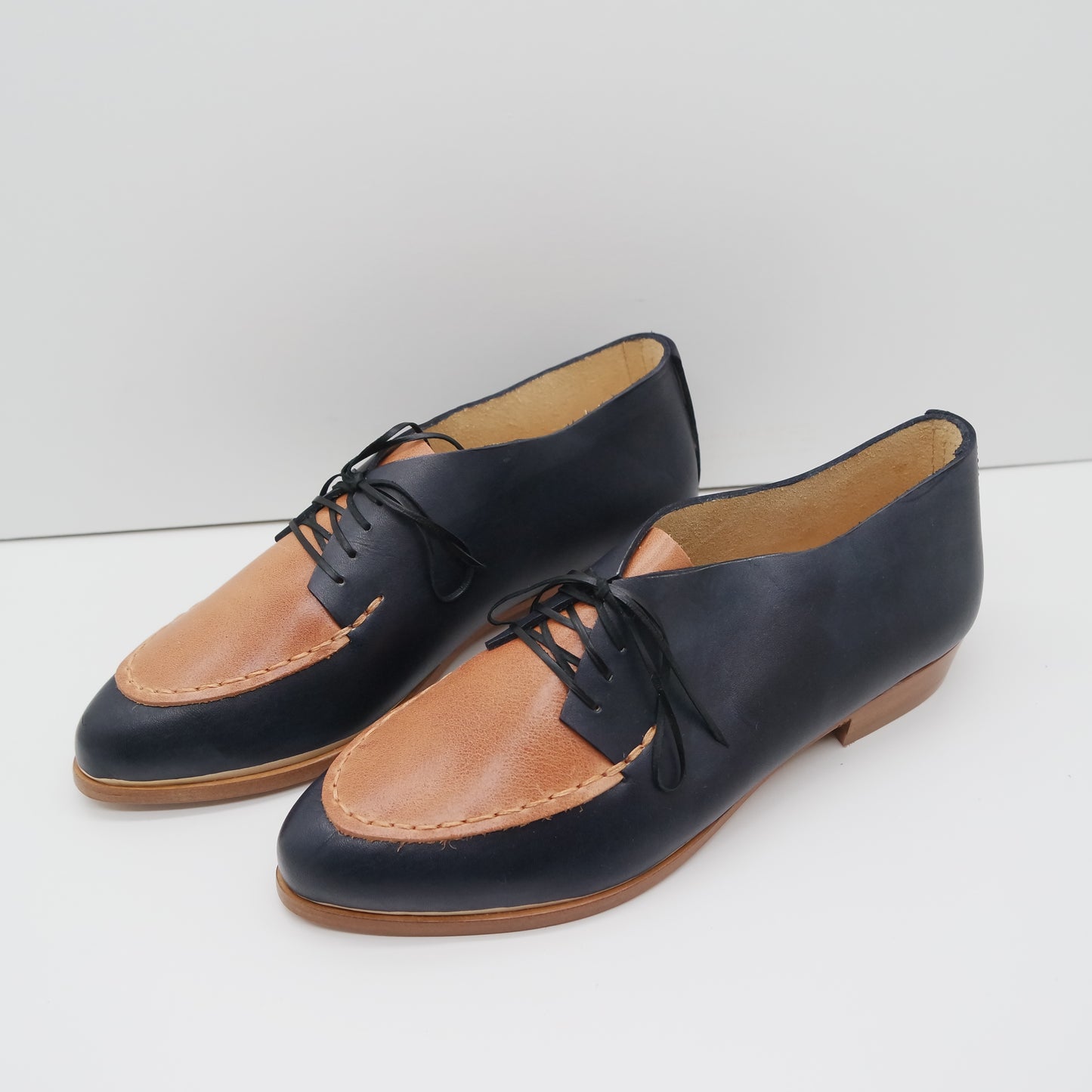 THE CHUCK. BB NORI. IBIZA CAMELLO LAKE. UNDYED THREAD.