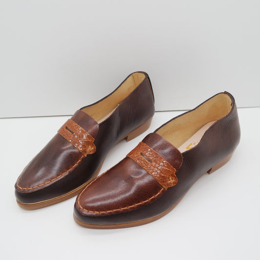 THE PENNY. BB TAMARIND. IBIZA CUOIO LAKE. AMBER SALAMANDER MASK. TOAST THREAD. EDGE INKED.