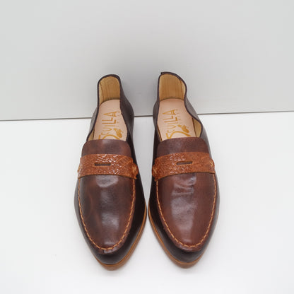 THE PENNY. BB TAMARIND. IBIZA CUOIO LAKE. AMBER SALAMANDER MASK. TOAST THREAD. EDGE INKED.