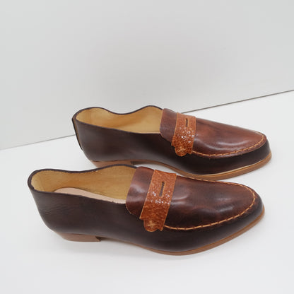 THE PENNY. BB TAMARIND. IBIZA CUOIO LAKE. AMBER SALAMANDER MASK. TOAST THREAD. EDGE INKED.