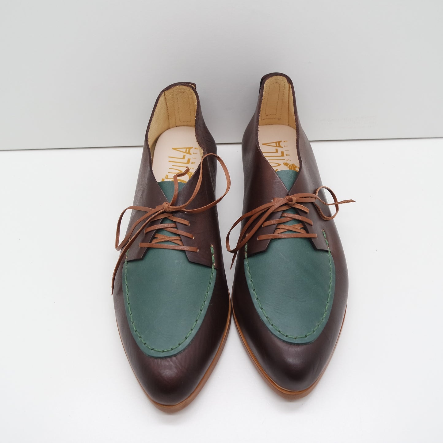 THE CHUCK. BB TAMARIND W AGAVE LAKE. GREEN THREAD. EDGE INKED.