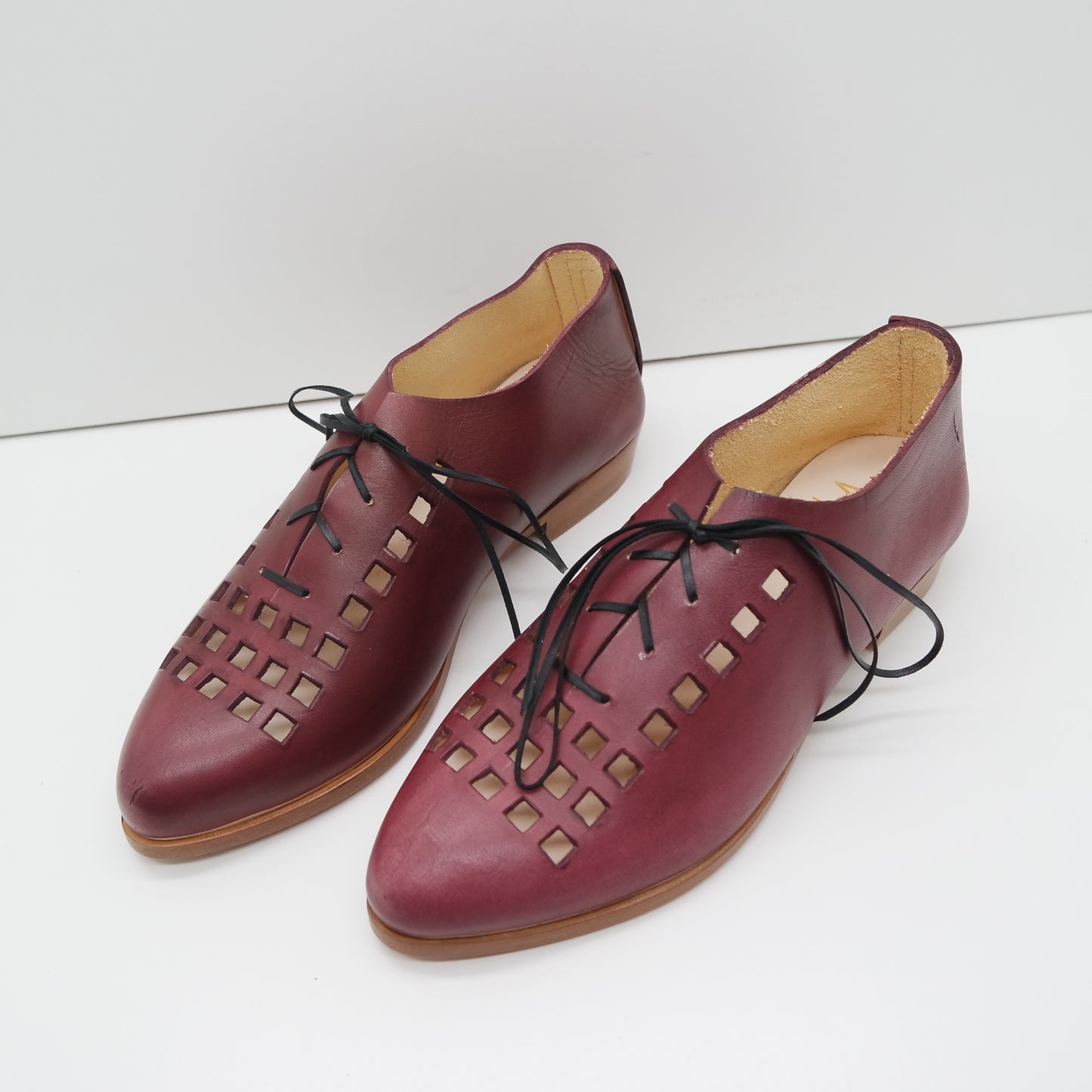 THE ERICA. BB CLARET WITH BLACK LACE. EDGE INKED.