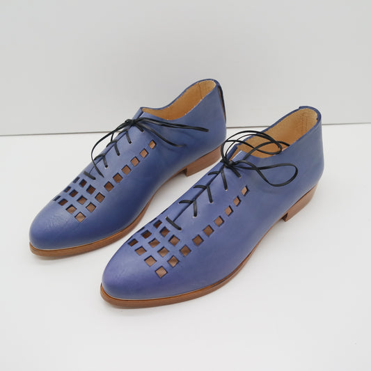 THE ERICA. BB AZURE. BLACK LACE. EDGE INKED