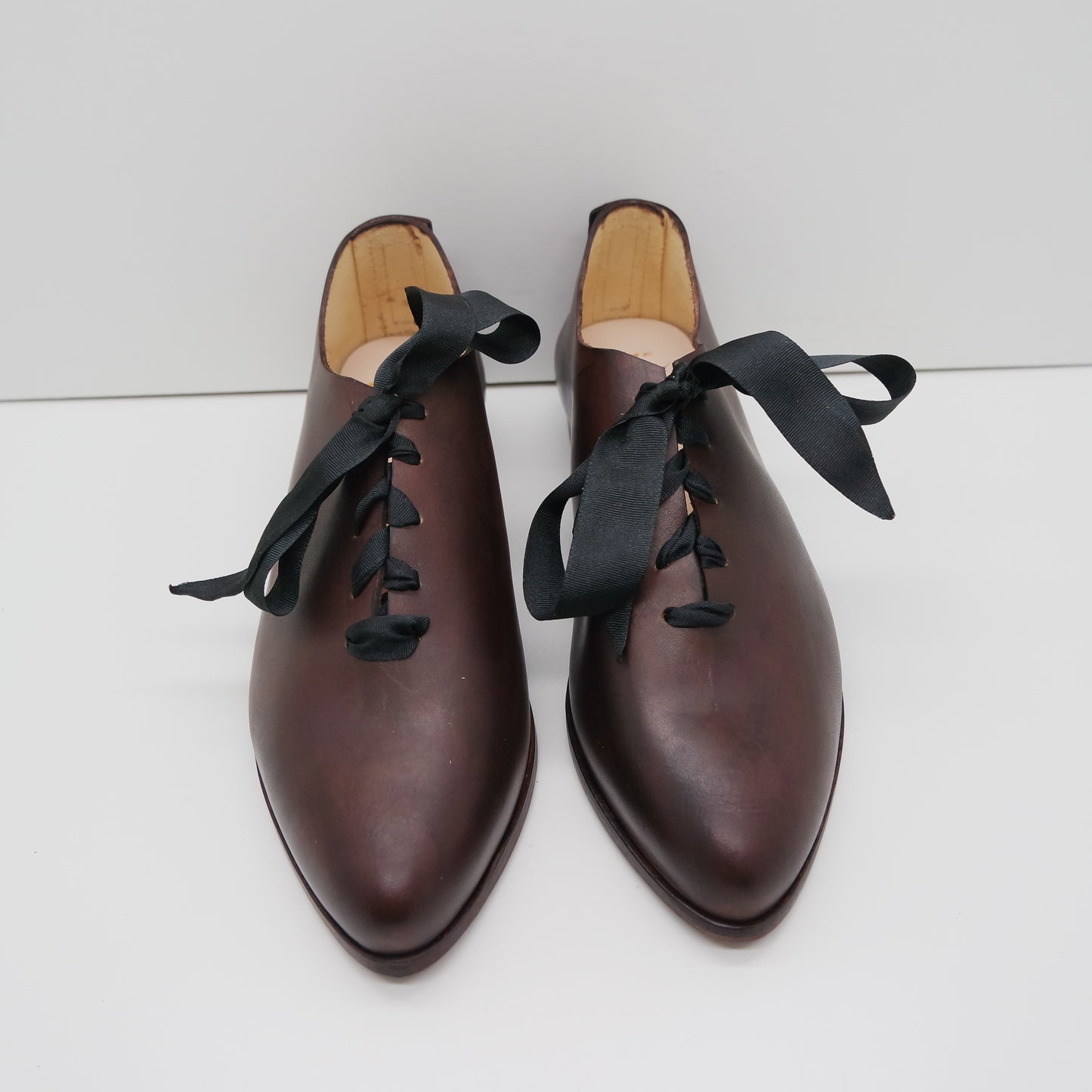 THE LARS. BB TAMARIND W SOLES OVERDYED. BLACK RIBBON LACE. EDGE INKED.