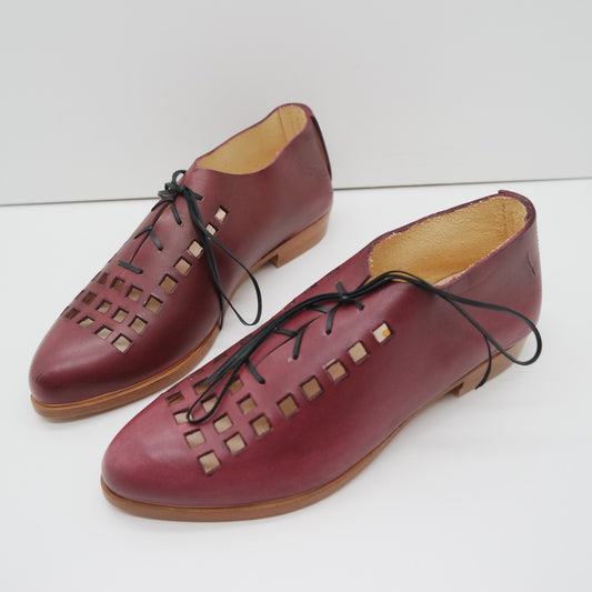 2026 SALE. SIZE 36. THE ERICA. BB CLARET WITH BLACK LACE. EDGE INKED. 2CM HEEL. (IMPERFECT LEATHER)---BCN140