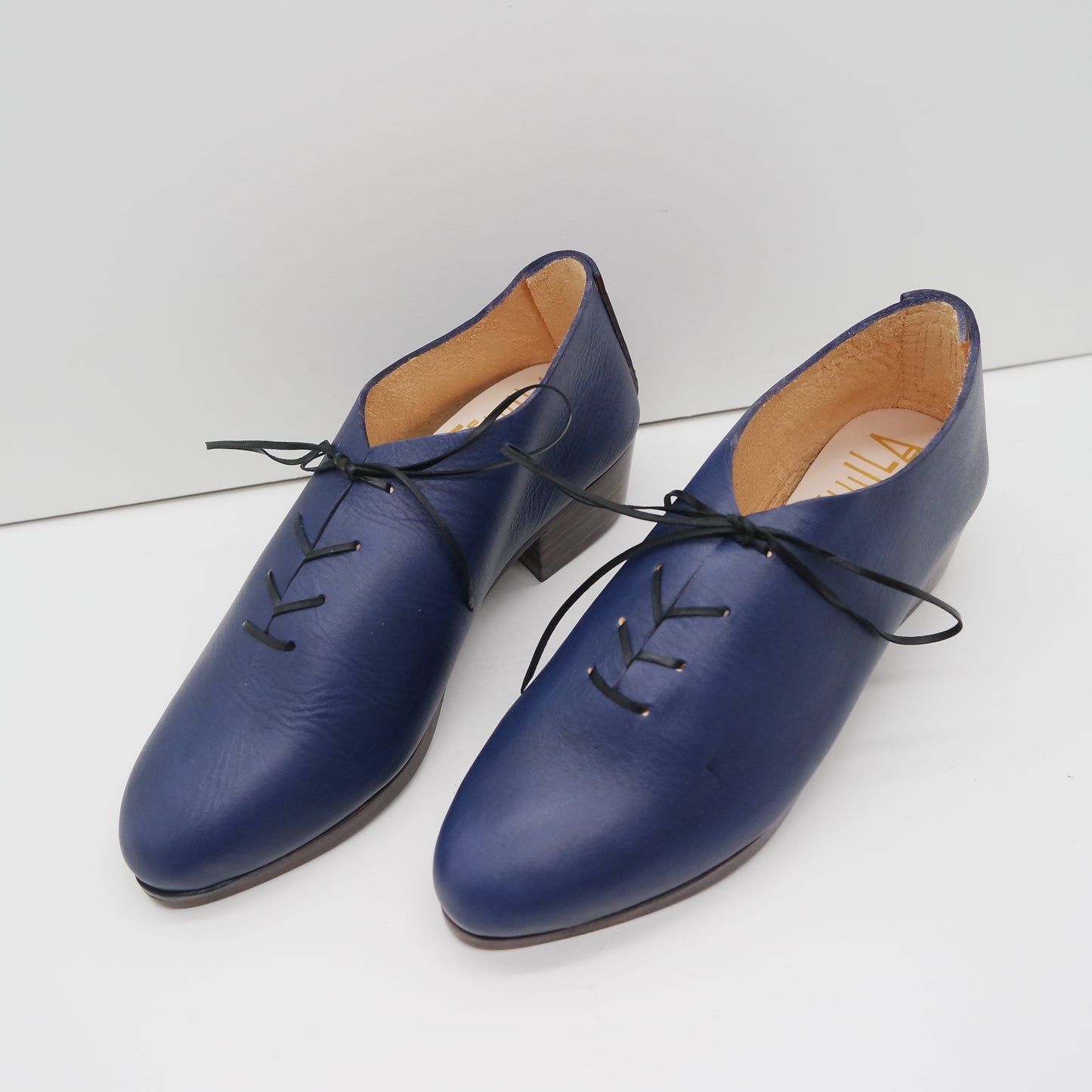 THE LARS. BB AZURE W SOLES OVERDYED. BLACK LACE. EDGE INKED.