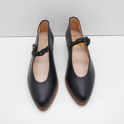 MAMA DAY SALE. SIZE 38. THE PEPA. NORI W EDGE INK AND BRAIDED BRASIL NERO STRAP. 3CM. (PATTERN SAMPLE, LOW FRONT). 101