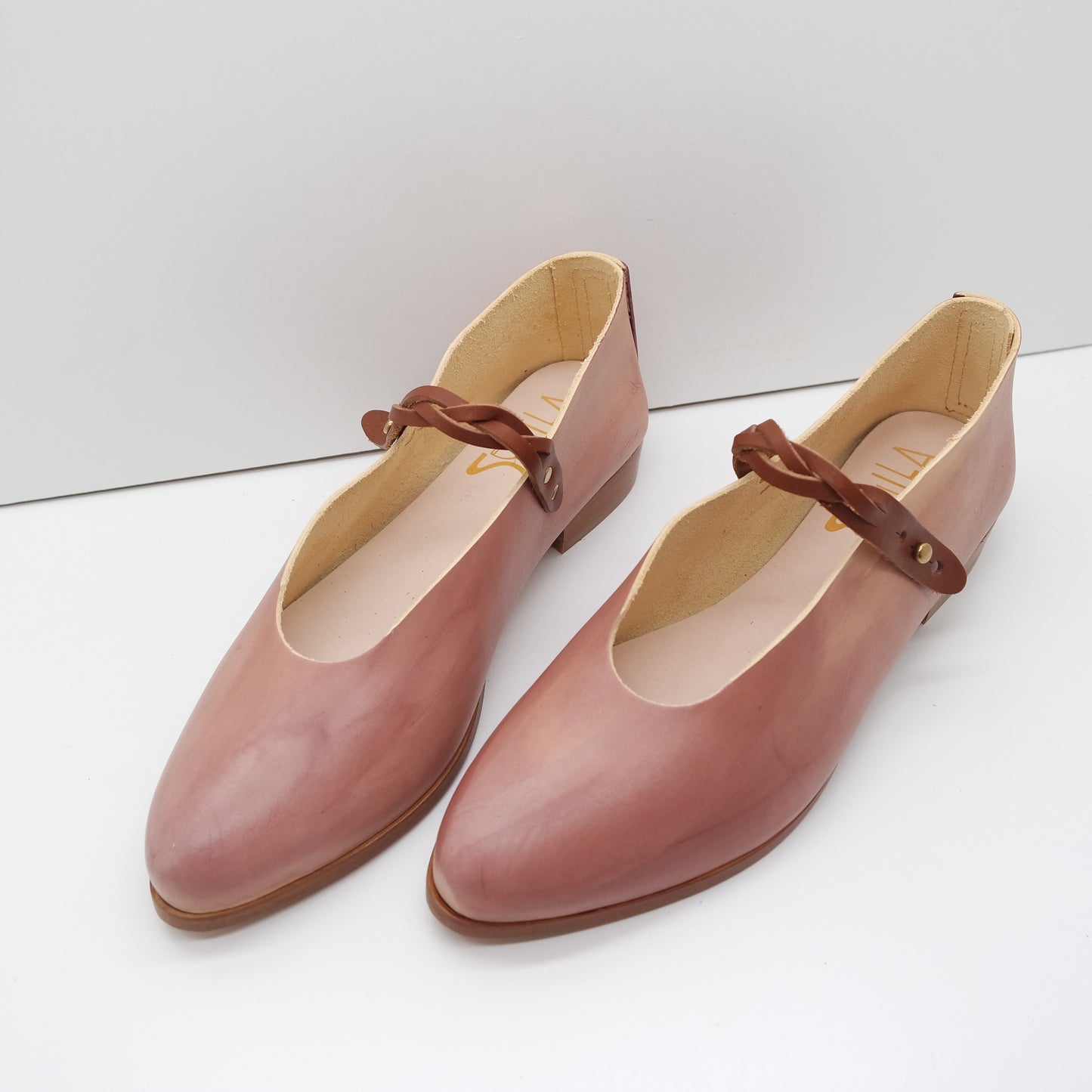 MAMA DAY SALE. SIZE 42. THE PEPA. BLUSH WITH BRAIDED CUOIO STRAP. 2CM. (DYE SAMPLE). 103