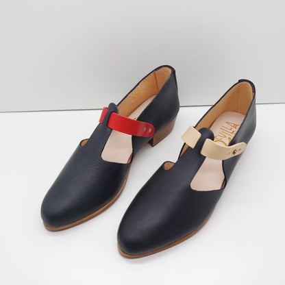MAMA DAY SALE. SIZE 42. THE ELEANOR. NORI WITH EDGE INK. MISMATCHED STRAPS FIESTA AND BUTTER. (DYE STAIN) 105