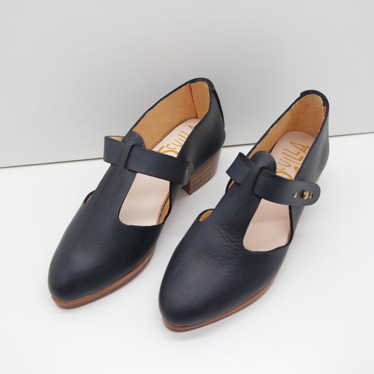 MAMA DAY SALE. SIZE 35. THE ELEANOR. NORI WITH EDGE INK. 3CM. 106